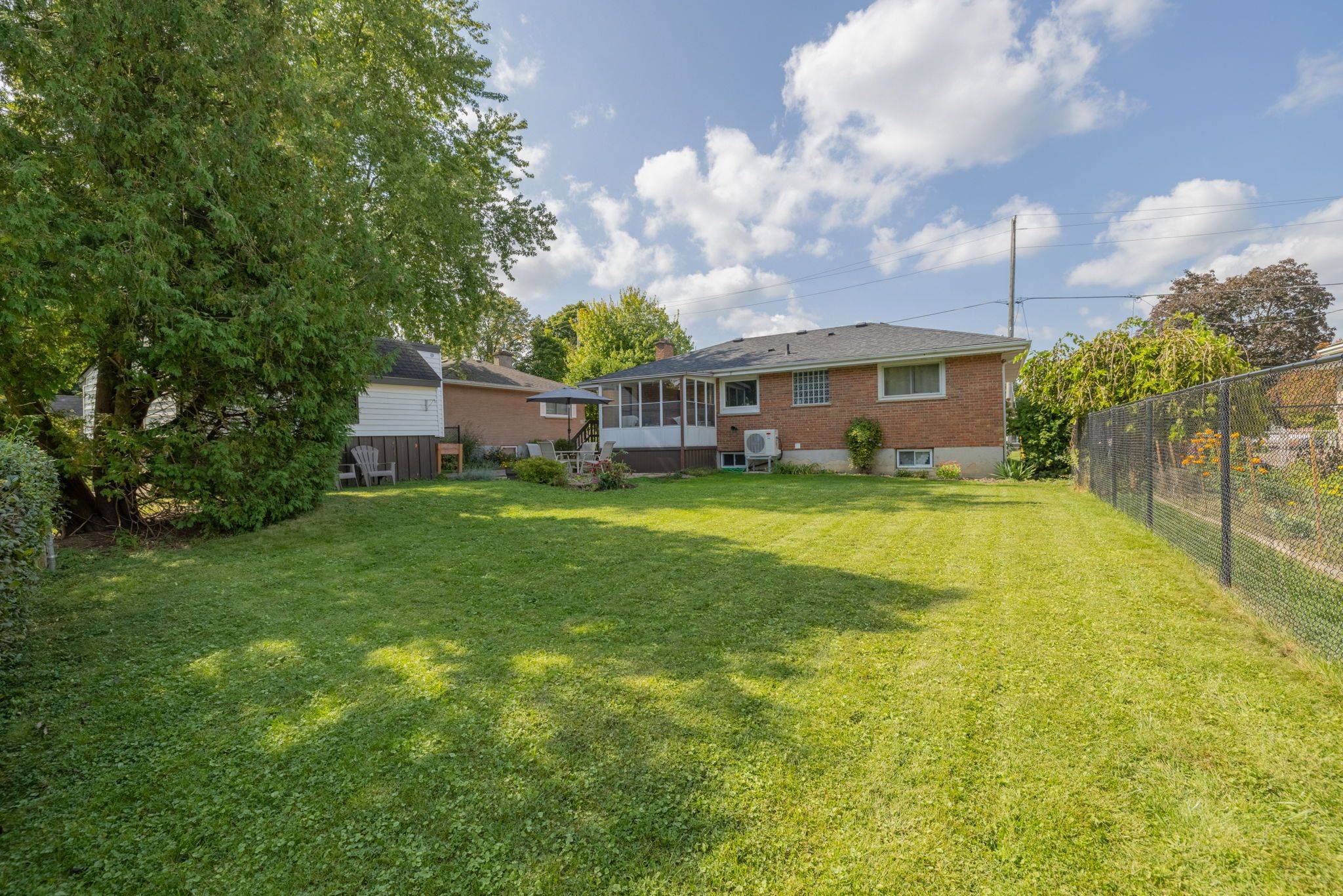 London South, ON N6J 3K1,460 Beachwood AVE