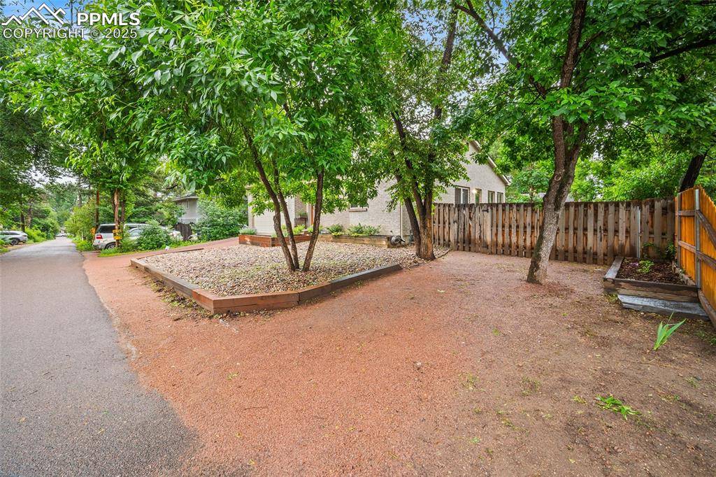 Colorado Springs, CO 80905,225 Laclede CT