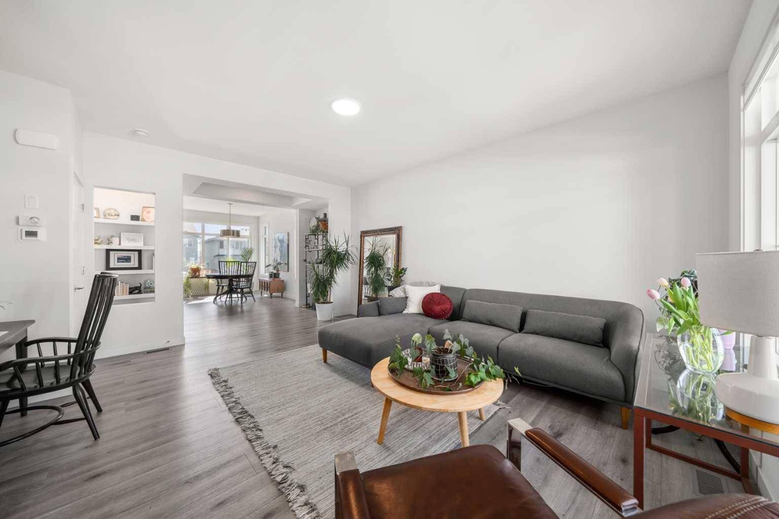 Cochrane, AB T4C 3B8,490 River AVE