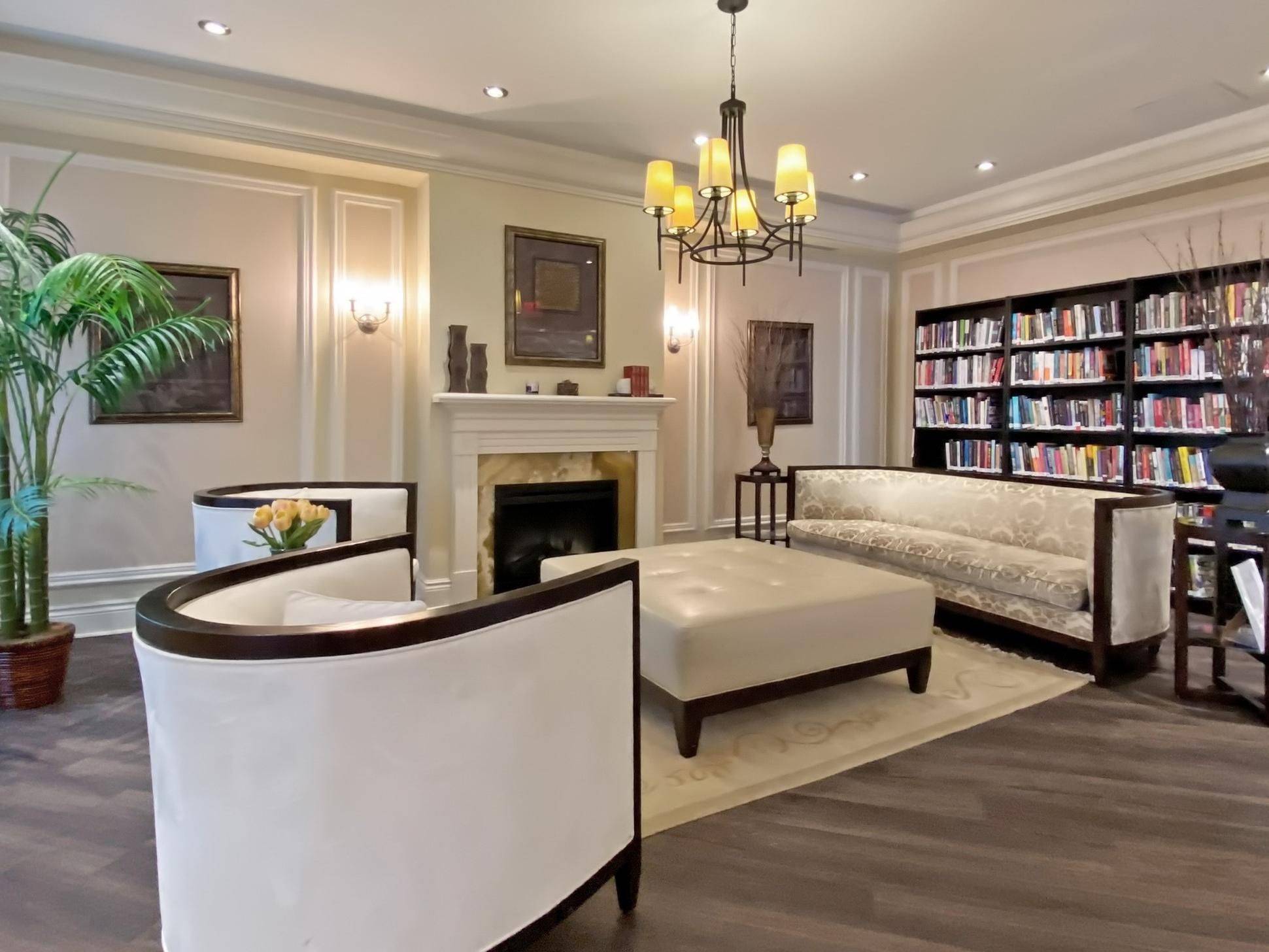 Toronto W08, ON M8X 3A3,25 Earlington AVE E #316