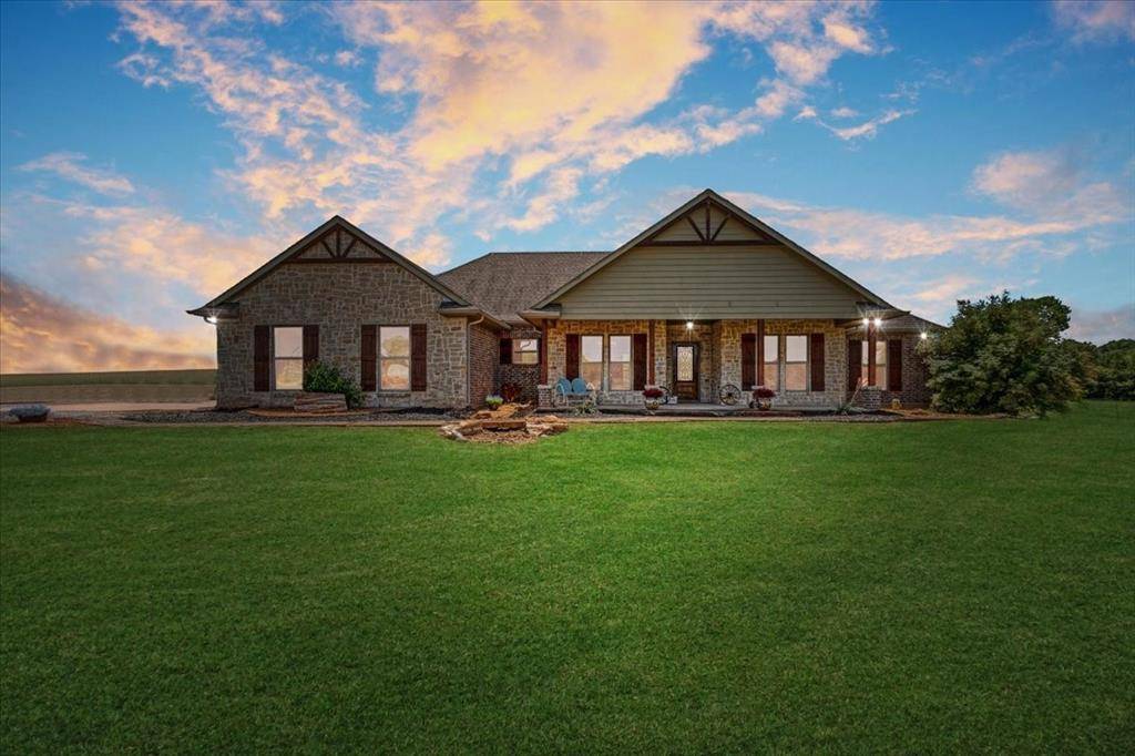 Van Alstyne, TX 75495,516 Spring Town Road