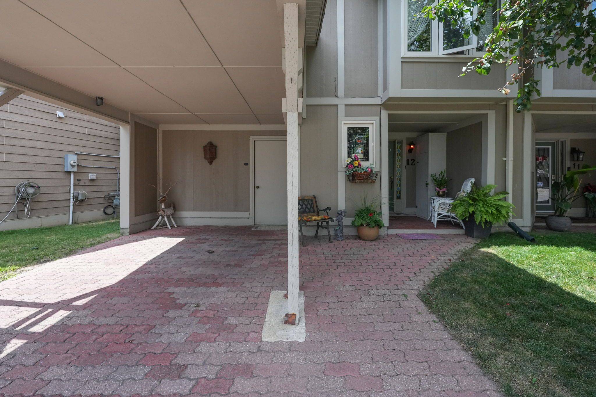 Georgina, ON L4P 3H2,12 Davy Point CIR