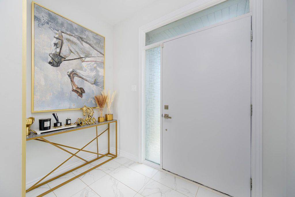 Blossom Park - Airport And Area, ON K1X 0E7,4512 Kelly Farm DR