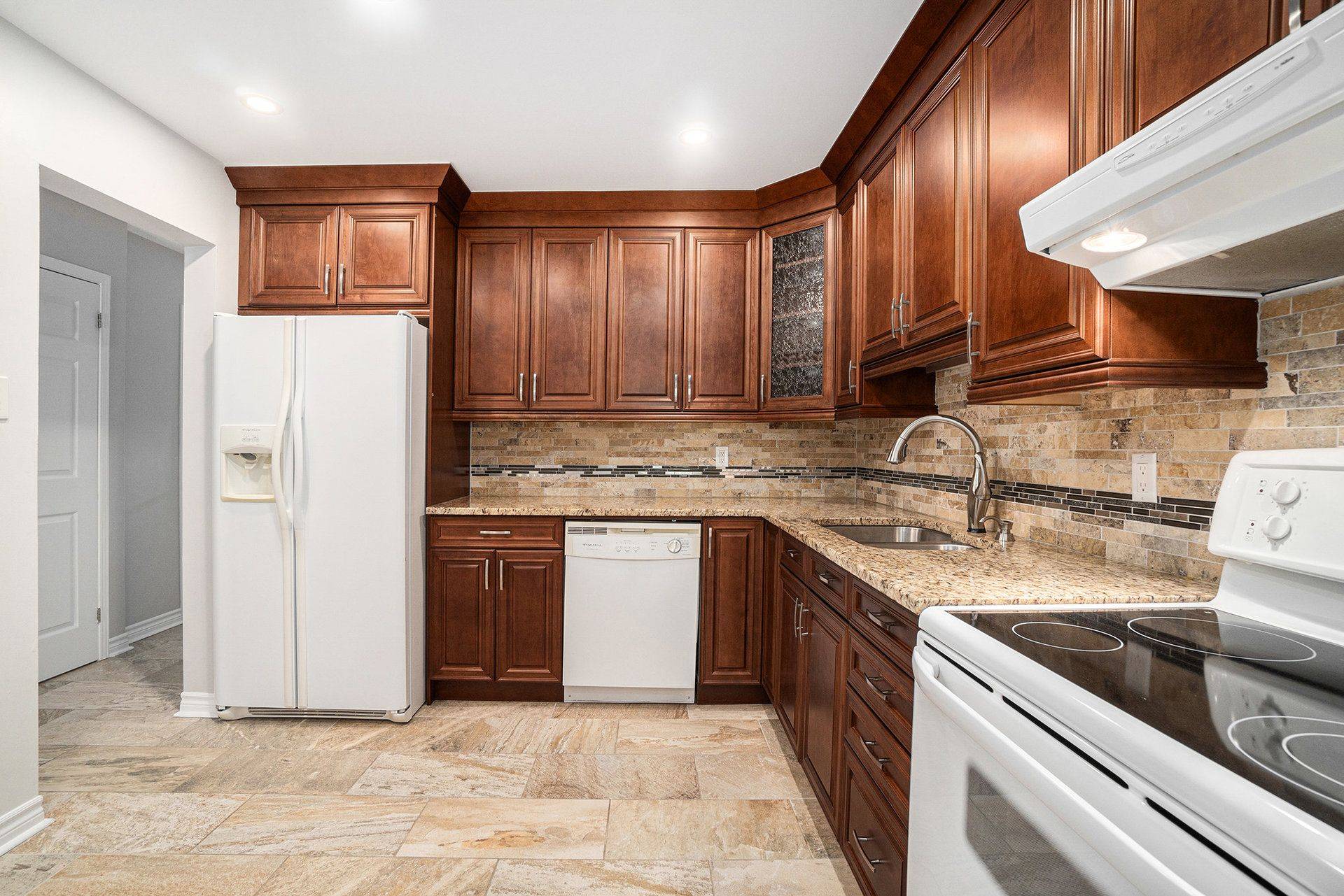 Cyrville - Carson Grove - Pineview, ON K1B 4P8,4573 Carrington PL #34