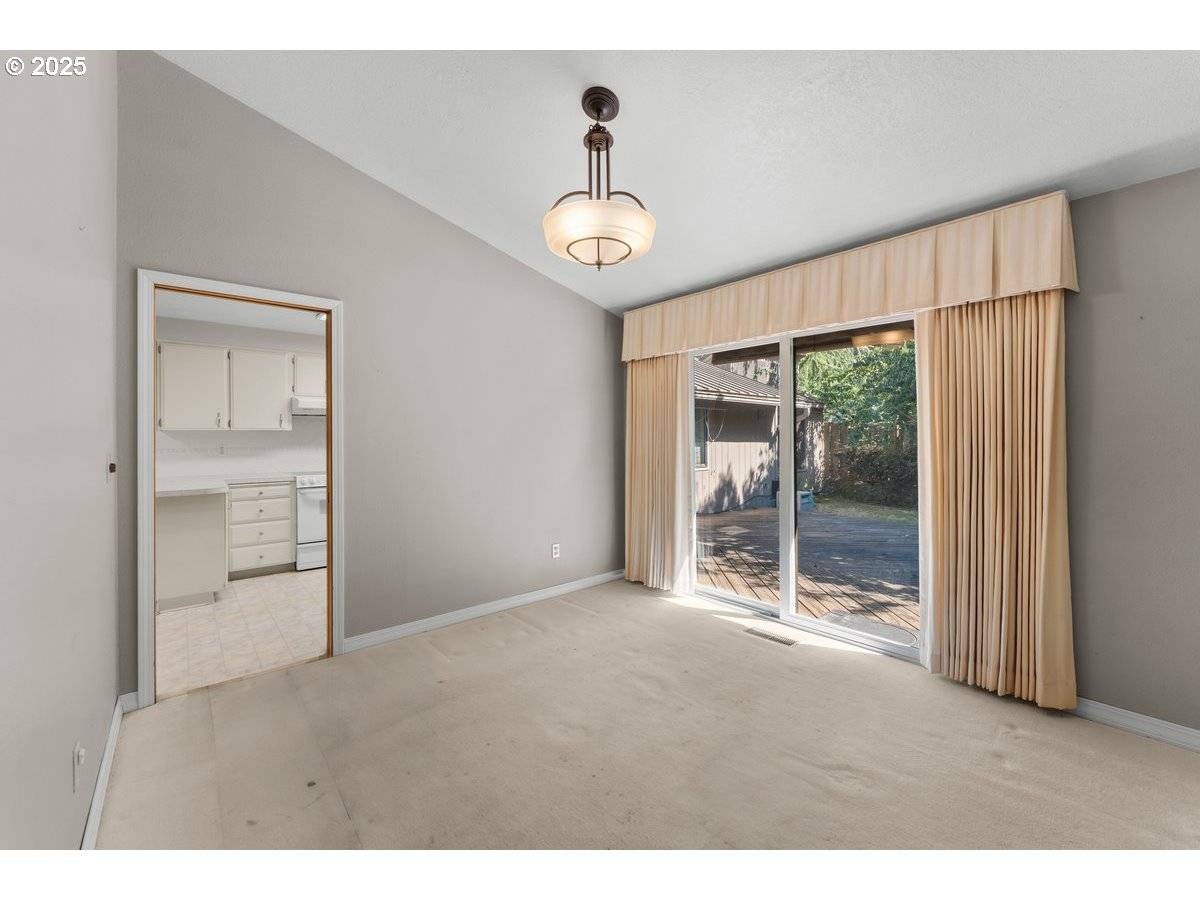 Tualatin, OR 97062,10220 SW PAULINA DR