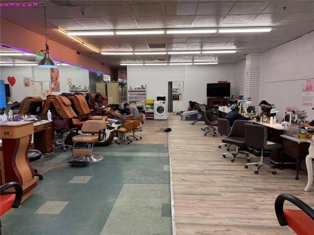 Queens, NY 11432,162-10 Jamaica AVE