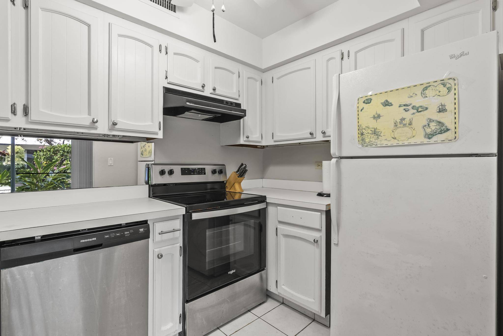 Kailua-kona, HI 96740,75-6082 ALII DR #A103