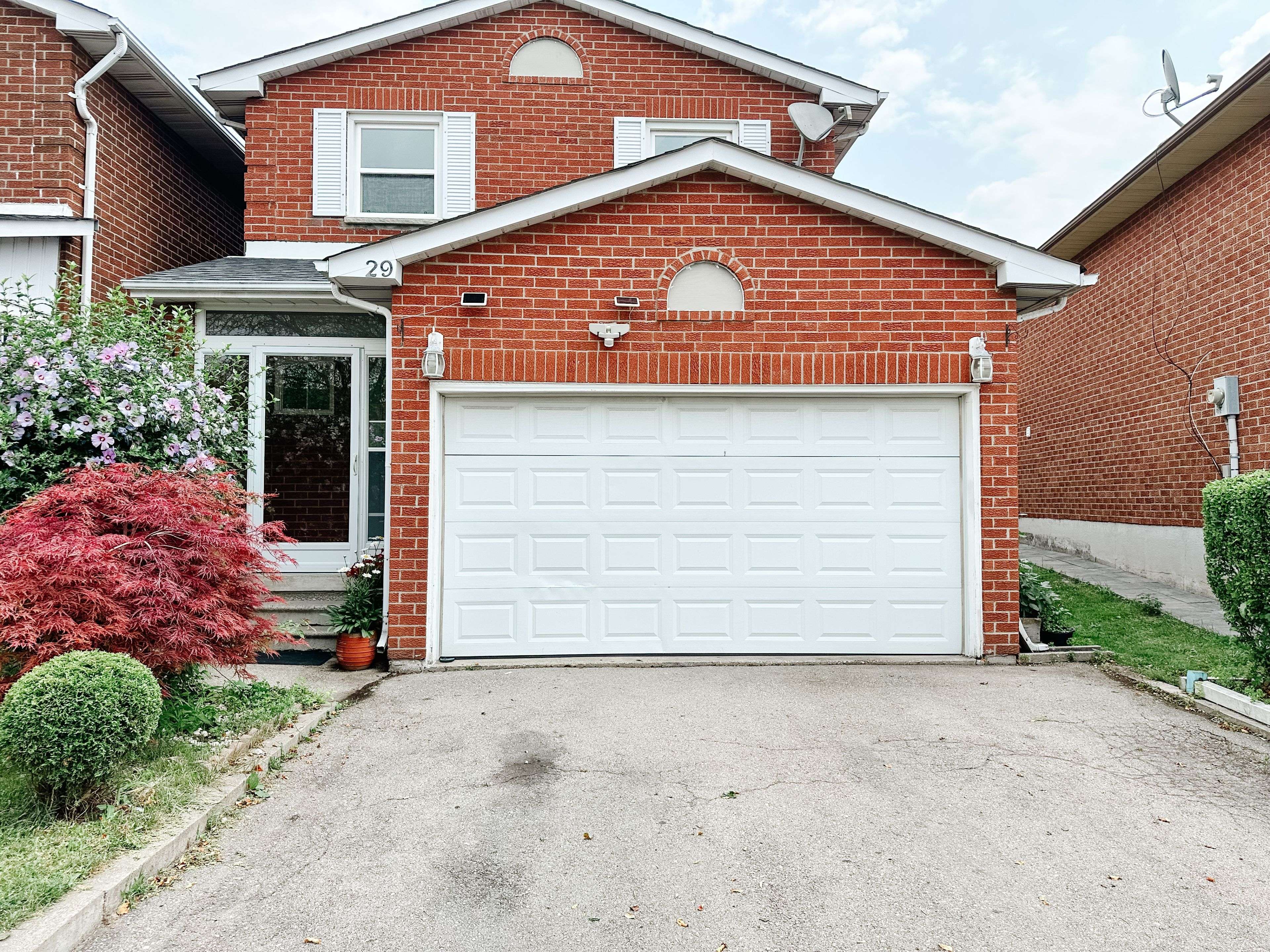 Vaughan, ON L4K 1M6,29 Cog Hill DR