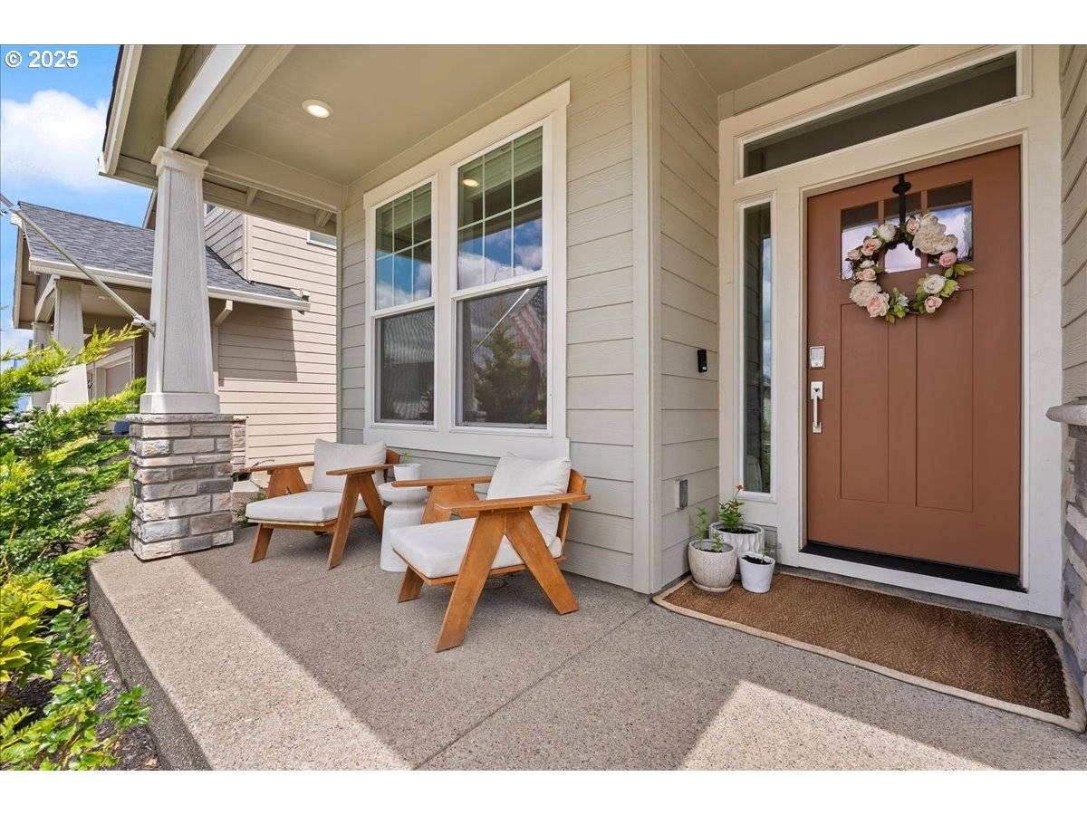 1734 N HYSSOP ST, Canby, OR 97013