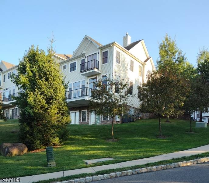 North Caldwell Boro, NJ 07006,19 Summit Dr
