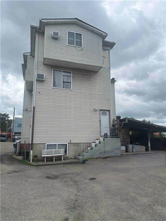 Staten  Island, NY 10310,859 Post AVE