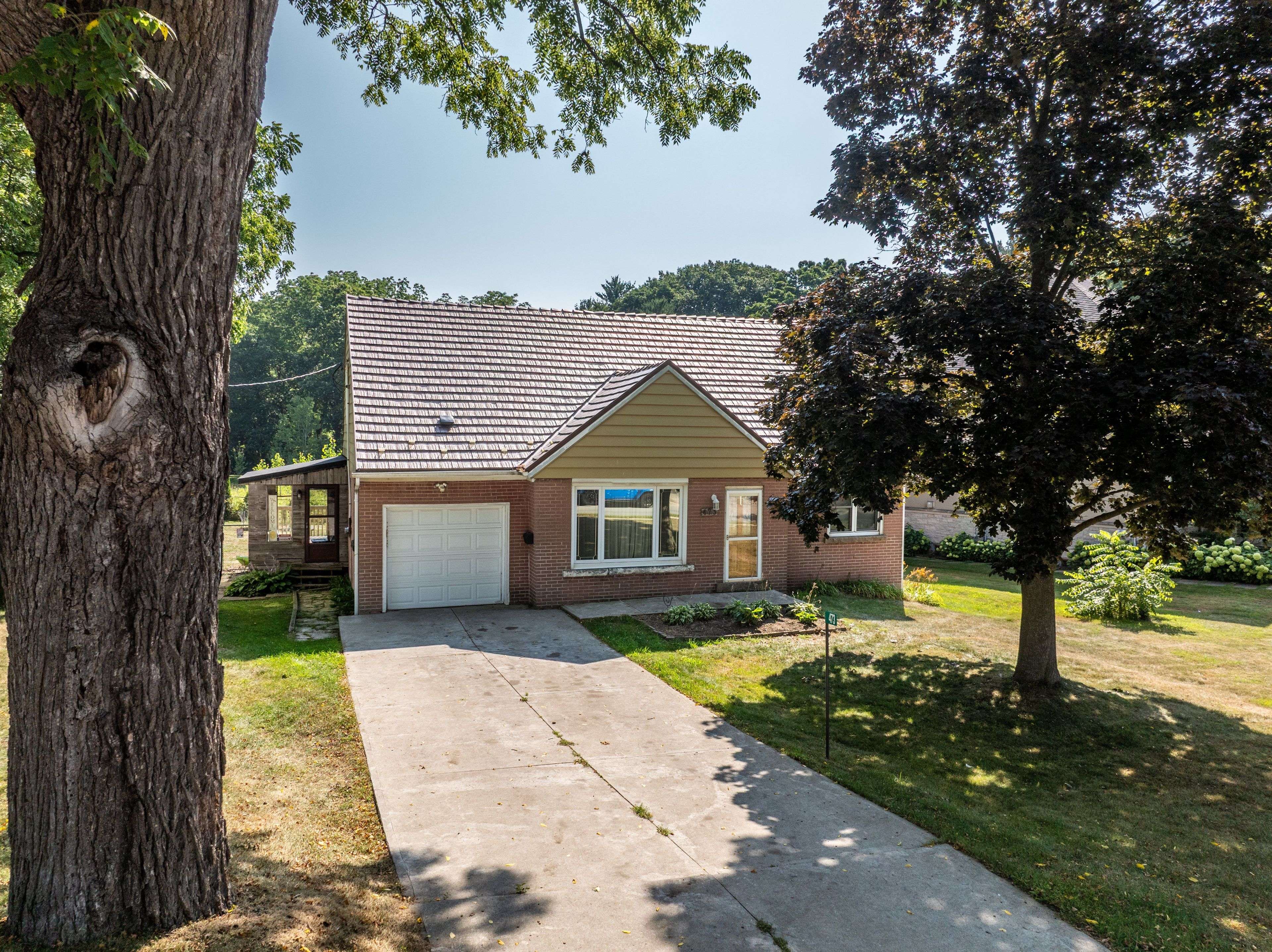 Hamilton, ON L9G 2A9,473 Hamilton DR