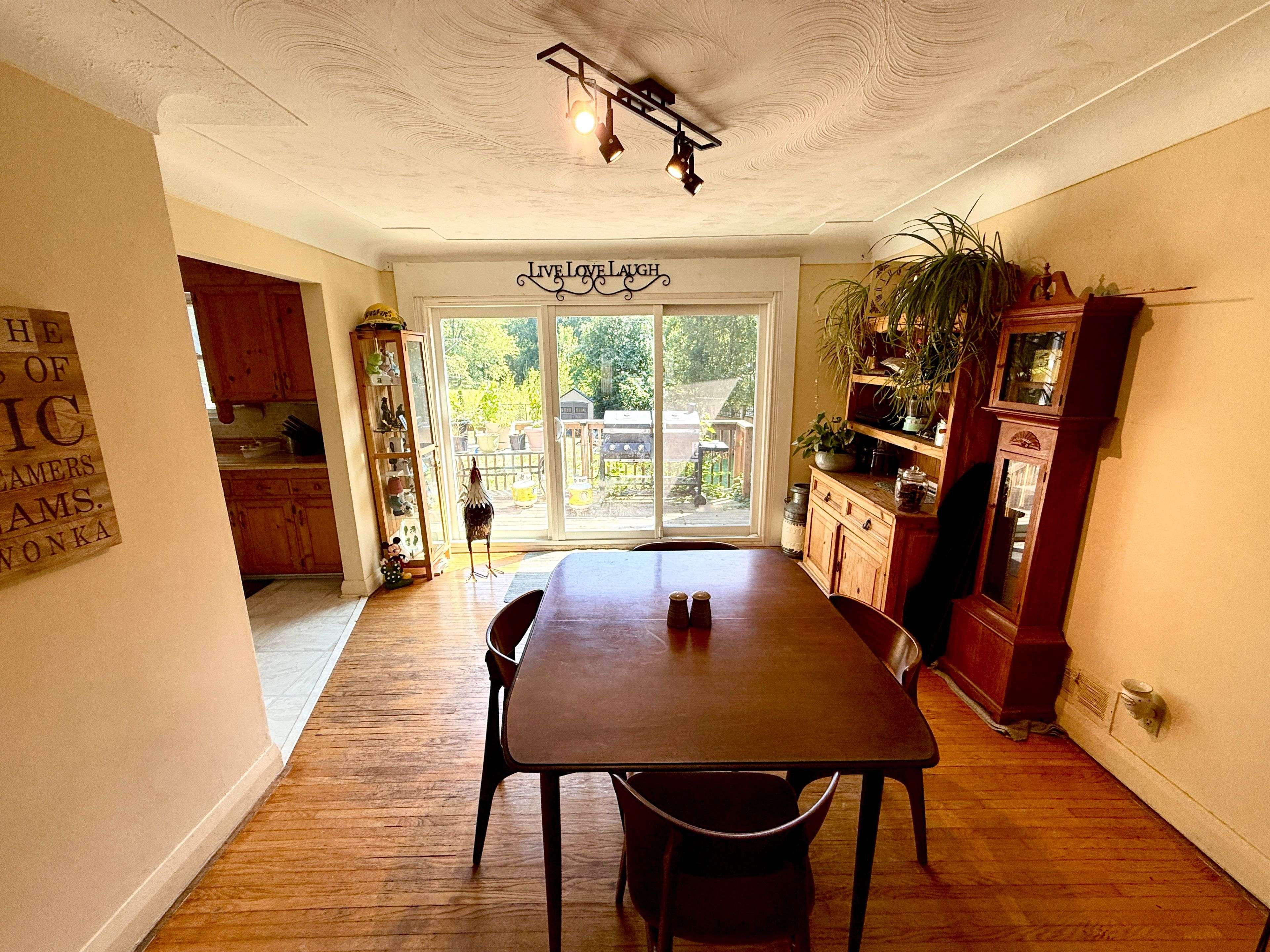 Hamilton, ON L9G 2A9,473 Hamilton DR