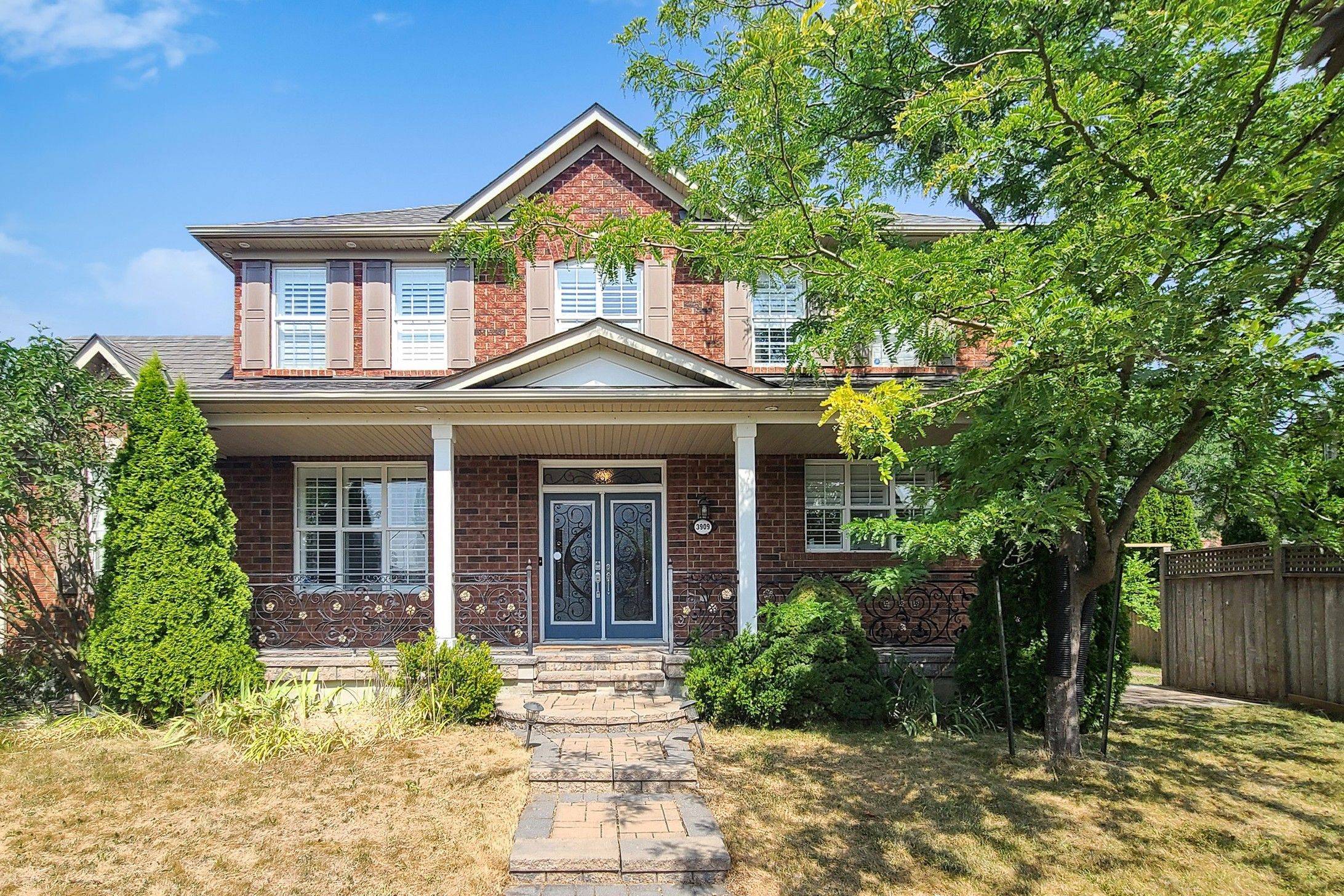 Mississauga, ON L5M 7Y8,3909 Mayla DR