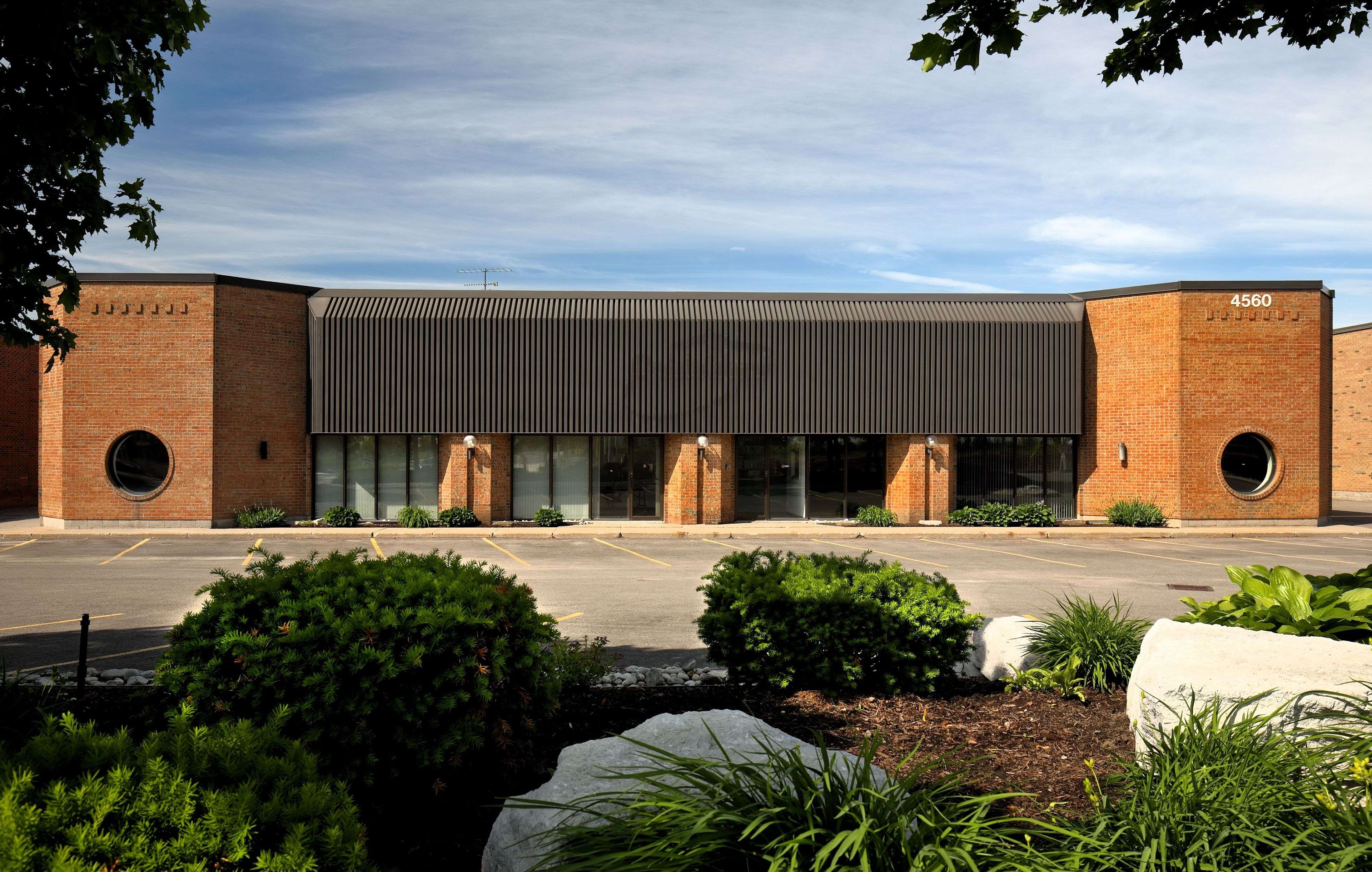 Mississauga, ON L4W 3W6,4560 Eastgate Pkwy