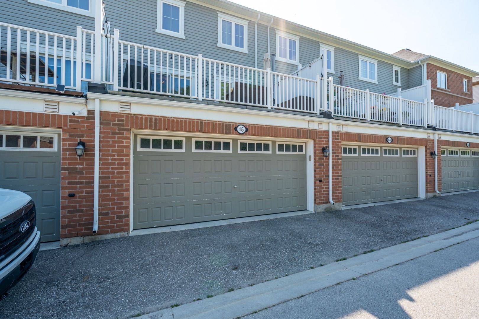 Hamilton, ON L8B 1T9,230 Avonsyde BLVD #15