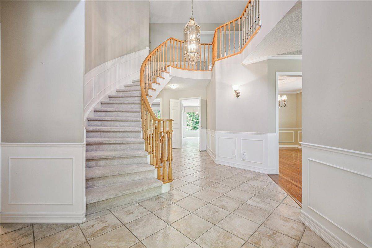 Oakville, ON L6M 1J7,1026 Oak Meadow RD