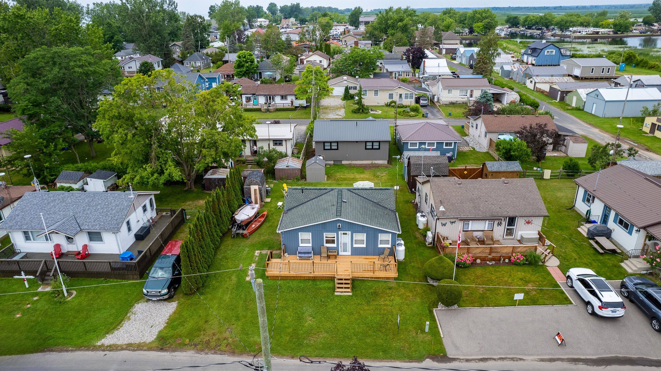 Norfolk, ON N0E 1M0,20 Fourth AVE