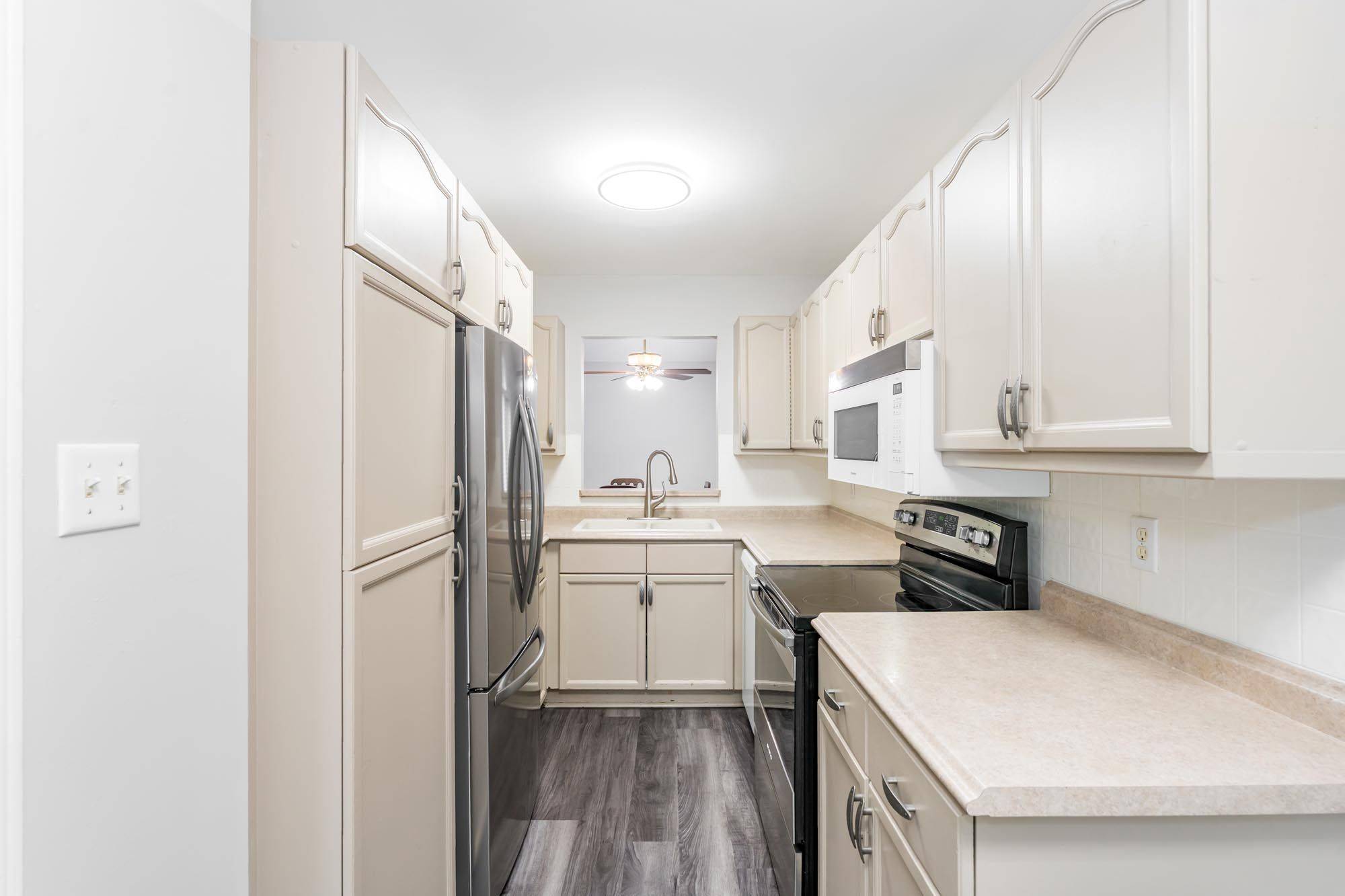 New Tecumseth, ON L9R 1S2,155 Green Briar RD