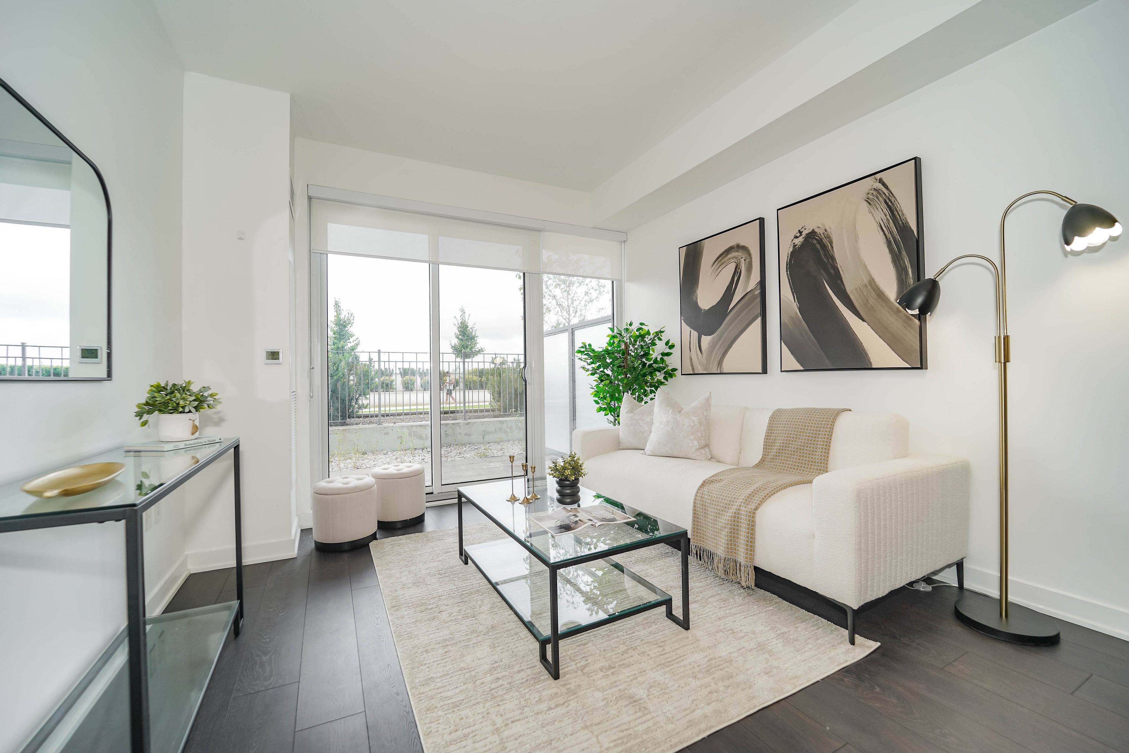 Richmond Hill, ON L4B 0H4,85 Oneida CRES #302