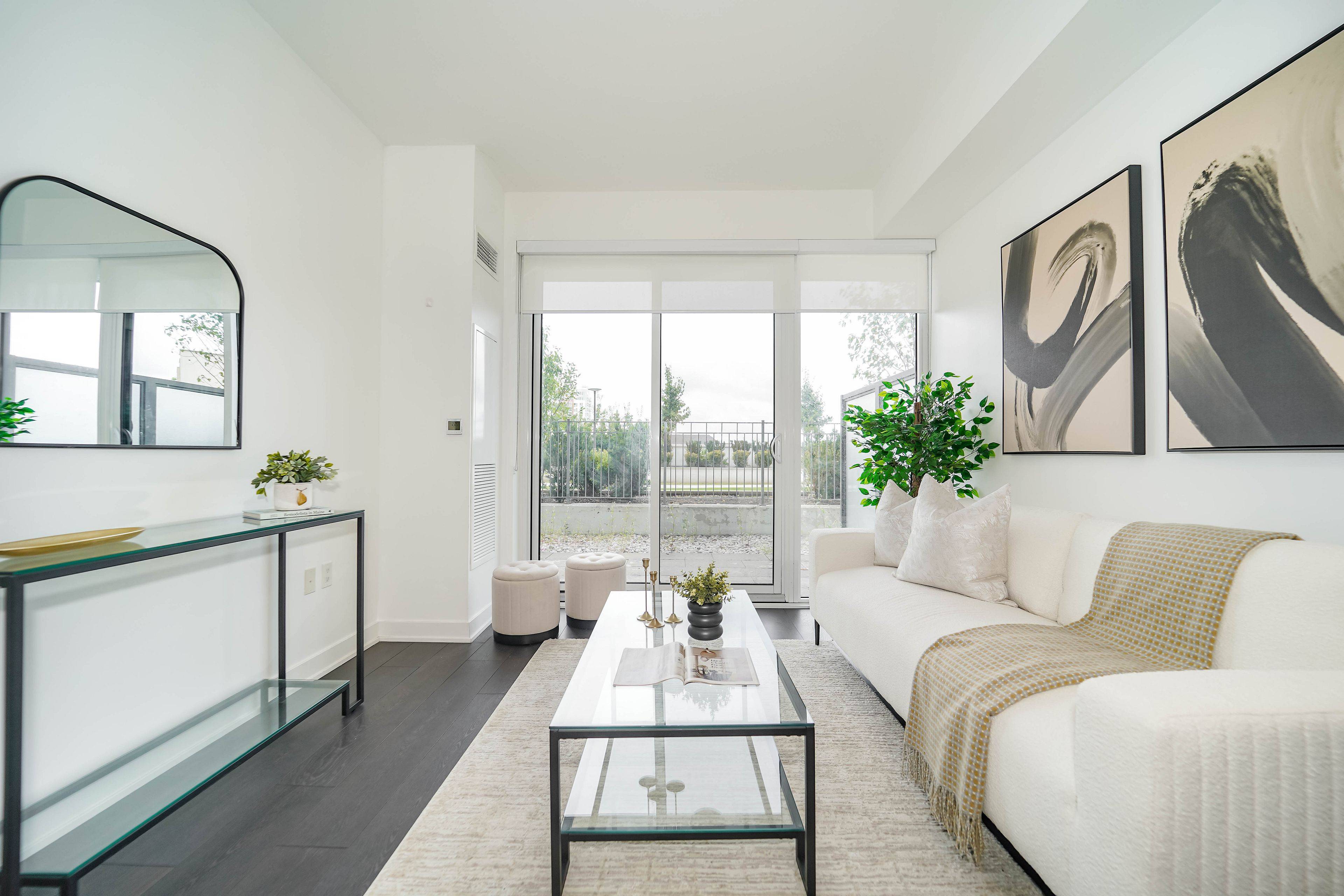 Richmond Hill, ON L4B 0H4,85 Oneida CRES #302