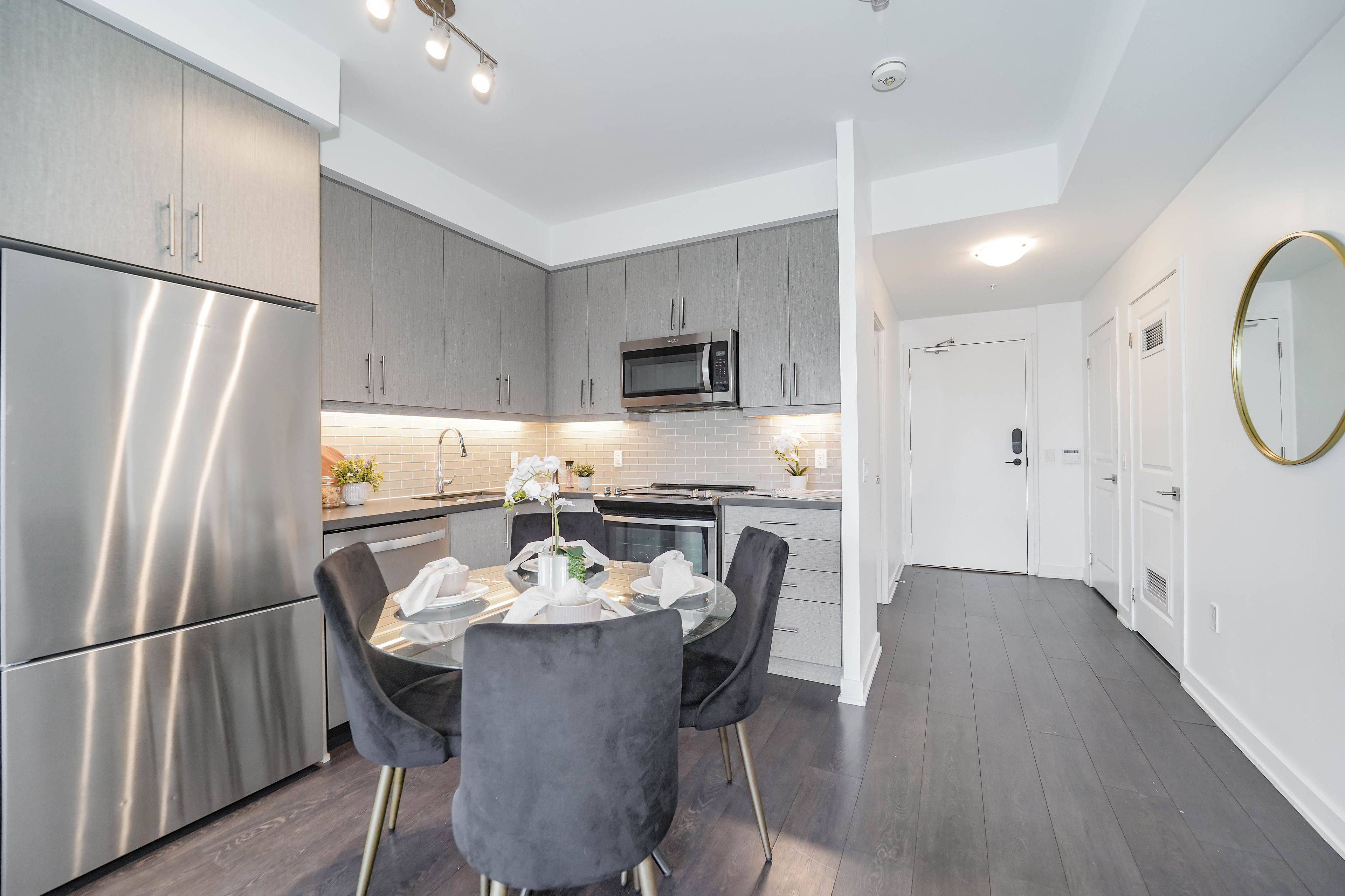 Richmond Hill, ON L4B 0H4,85 Oneida CRES #302