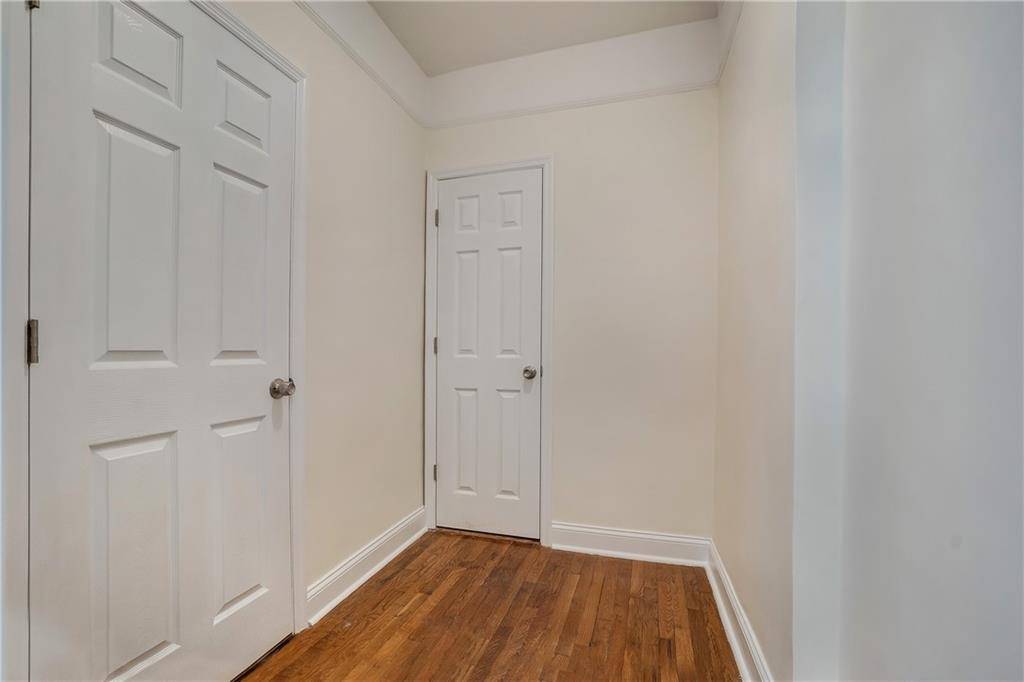 Brooklyn, NY 11230,868 East 7th ST #1A