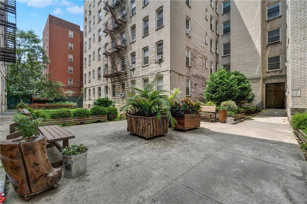 Brooklyn, NY 11230,868 East 7th ST #1A