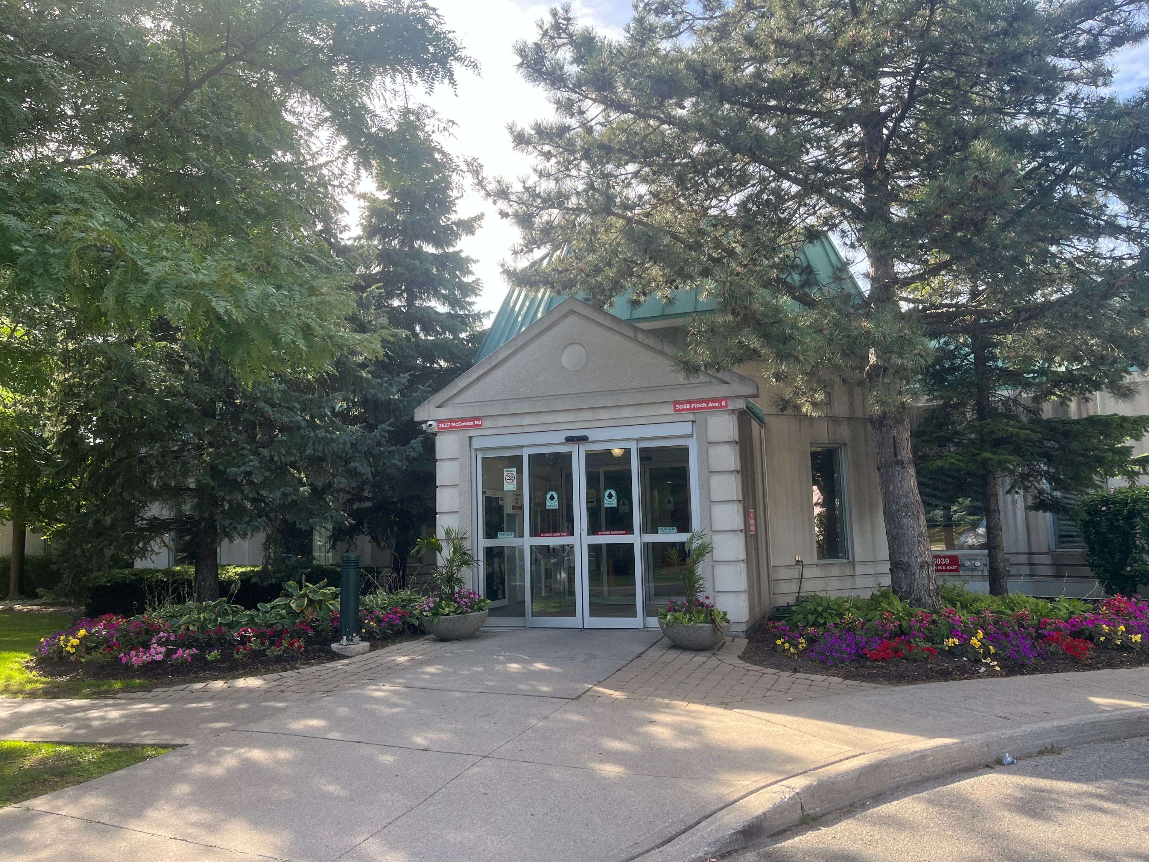 Toronto E07, ON M1S 5T1,2627 Mccowan RD #806