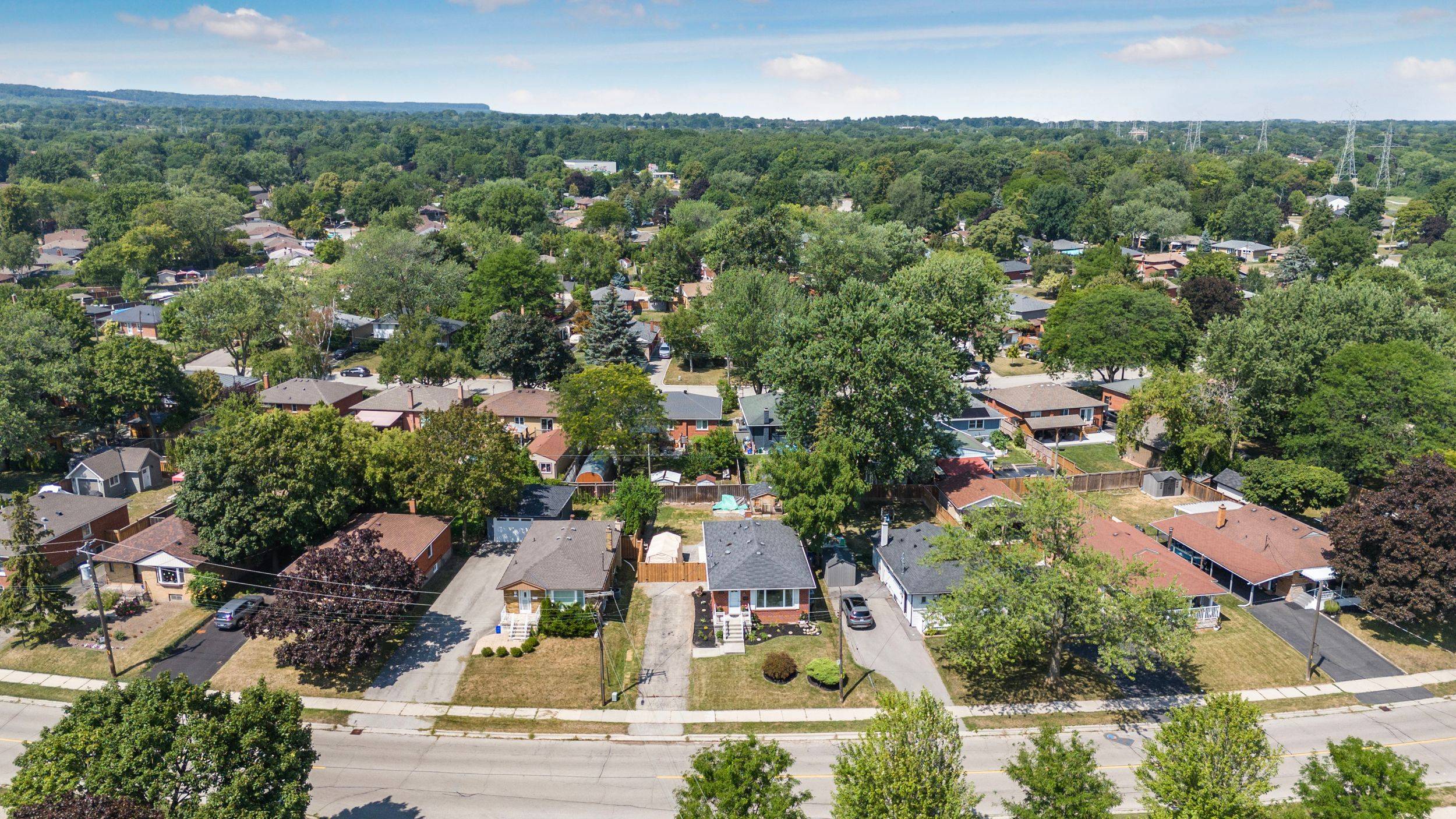 Burlington, ON L7P 1B3,2143 Mountainside DR