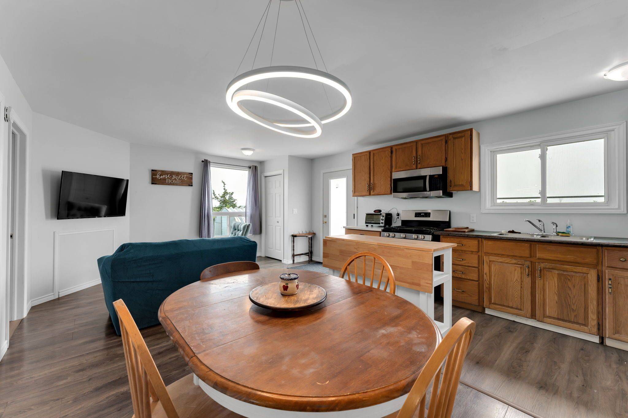 Loyalist, ON K0H 2H0,780 Wing RD