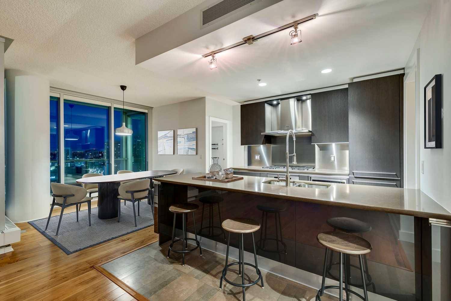 433 11 AVE SE #1806, Calgary, AB T2G 0C7