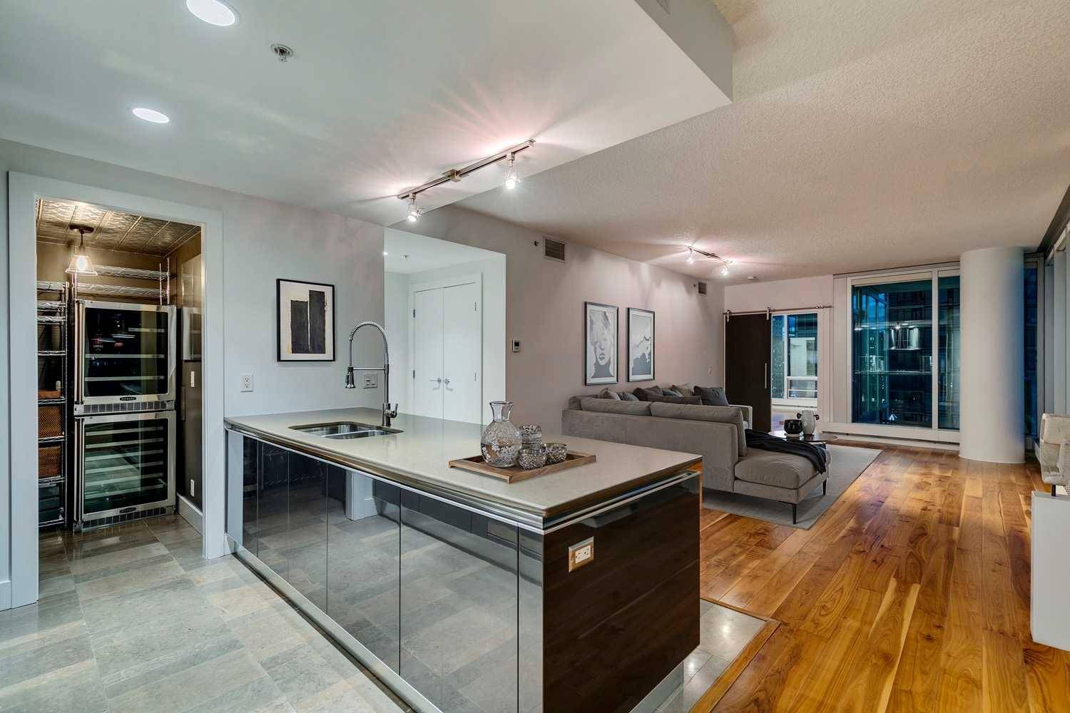 433 11 AVE SE #1806, Calgary, AB T2G 0C7