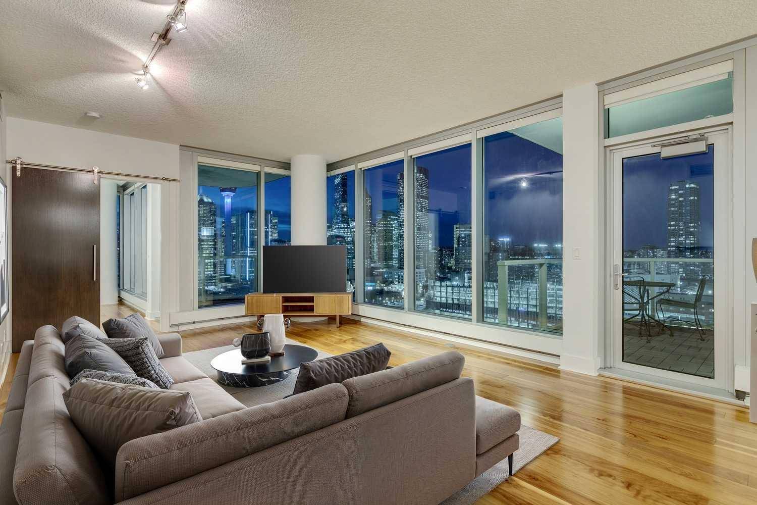 433 11 AVE SE #1806, Calgary, AB T2G 0C7