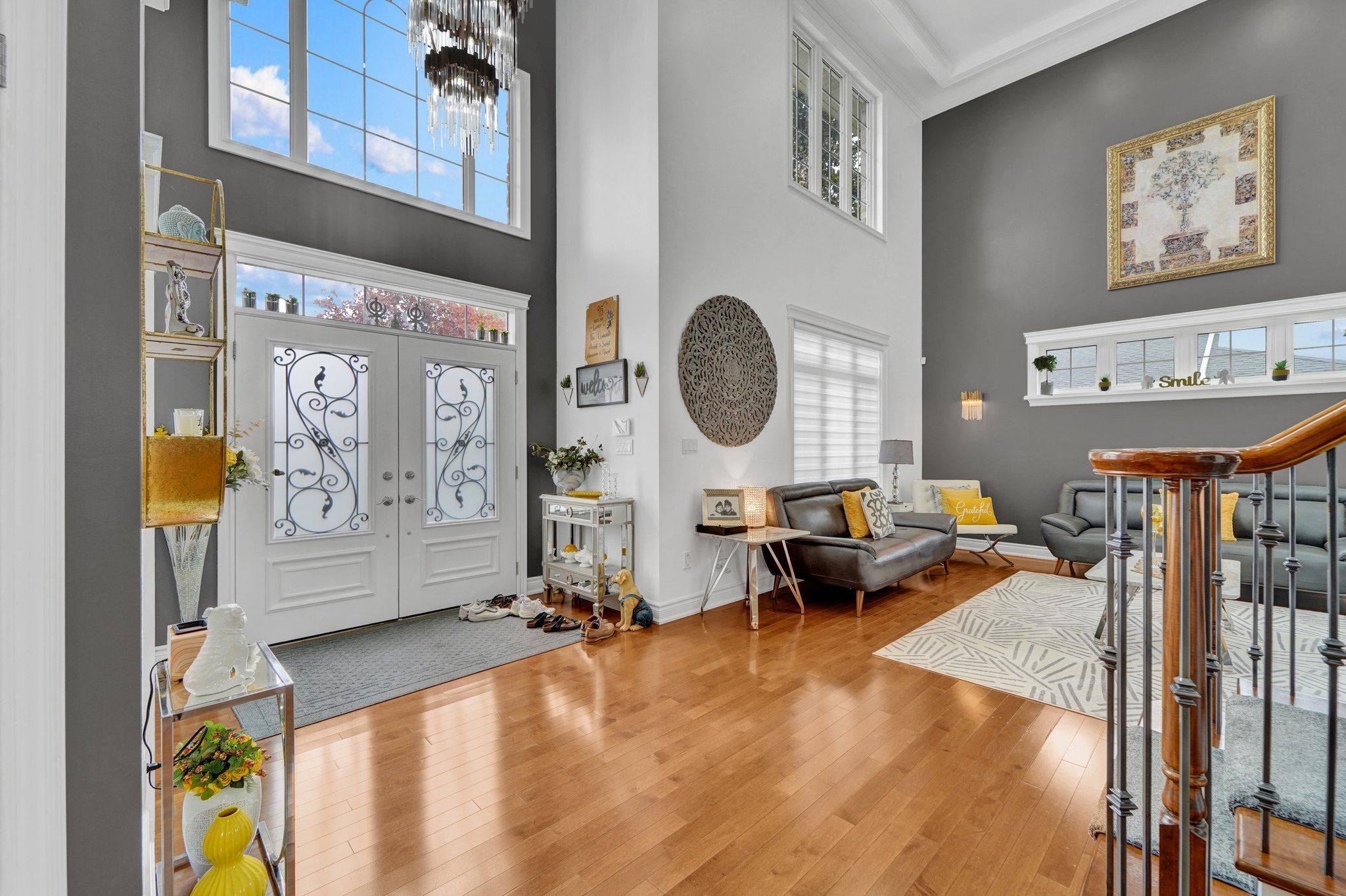 Niagara Falls, ON L2H 2Z2,8018 Cathedral DR