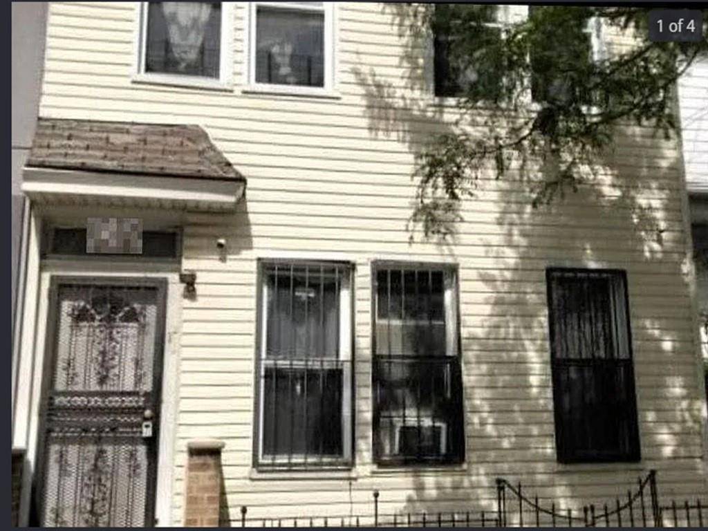 Brooklyn, NY 11226,170 Veronica PL