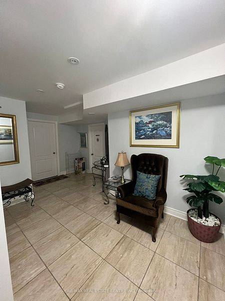 Brampton, ON L6X 5J4,40 Victoriaville RD #Lower