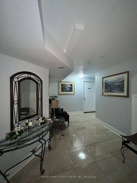 Brampton, ON L6X 5J4,40 Victoriaville RD #Lower