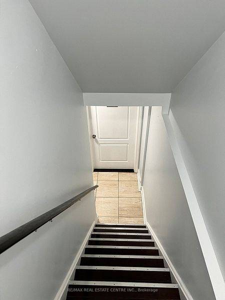 Brampton, ON L6X 5J4,40 Victoriaville RD #Lower