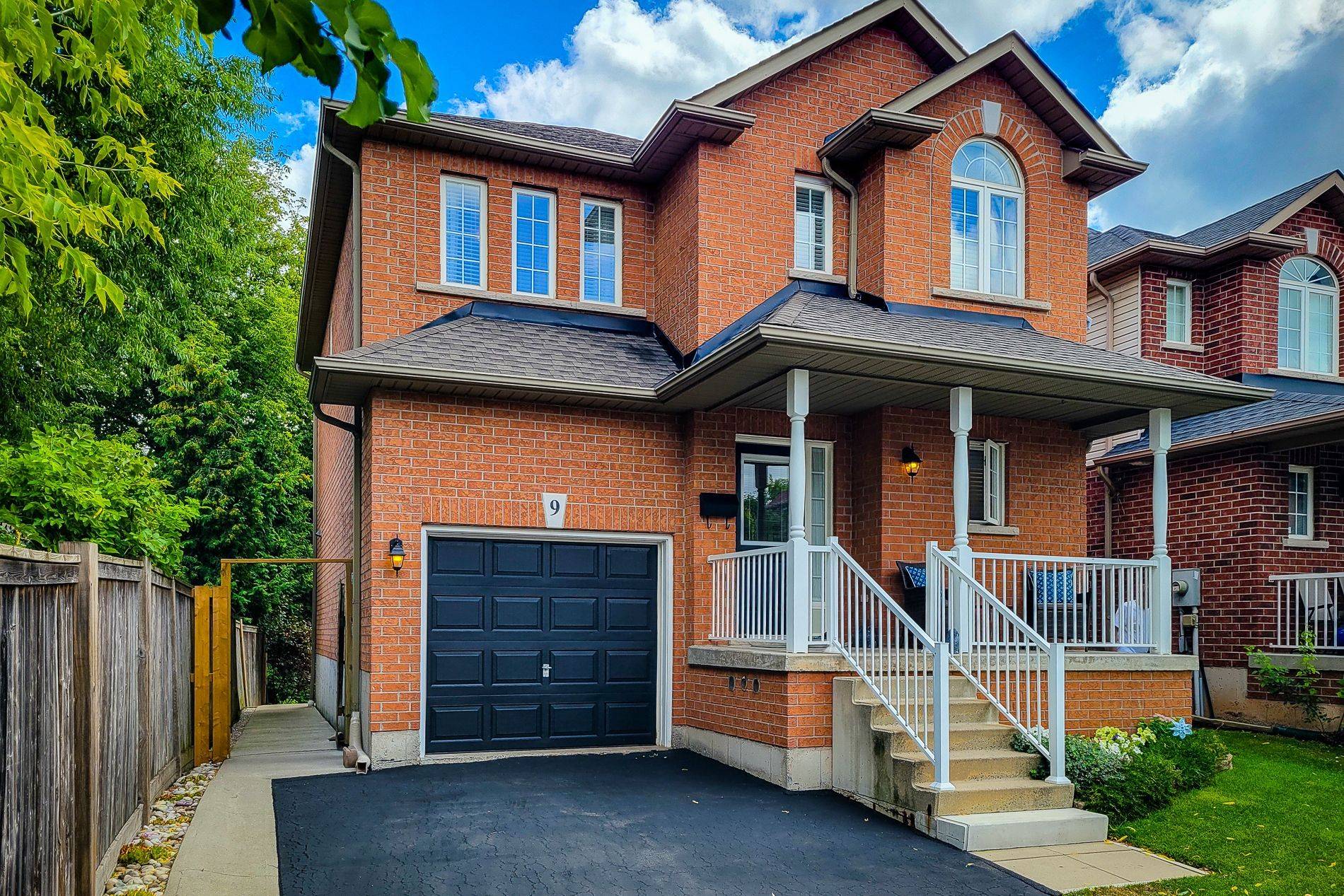 Hamilton, ON L8E 5Z8,78 Peachwood CRES #9