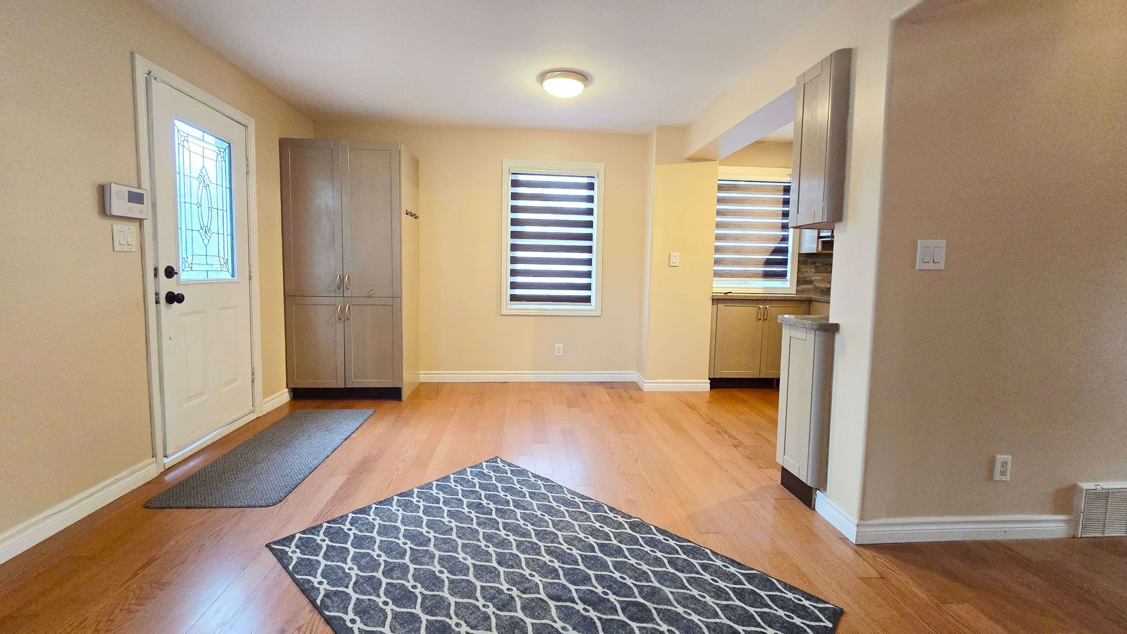 Burlington, ON L7R 3T1,2232 Queensway DR