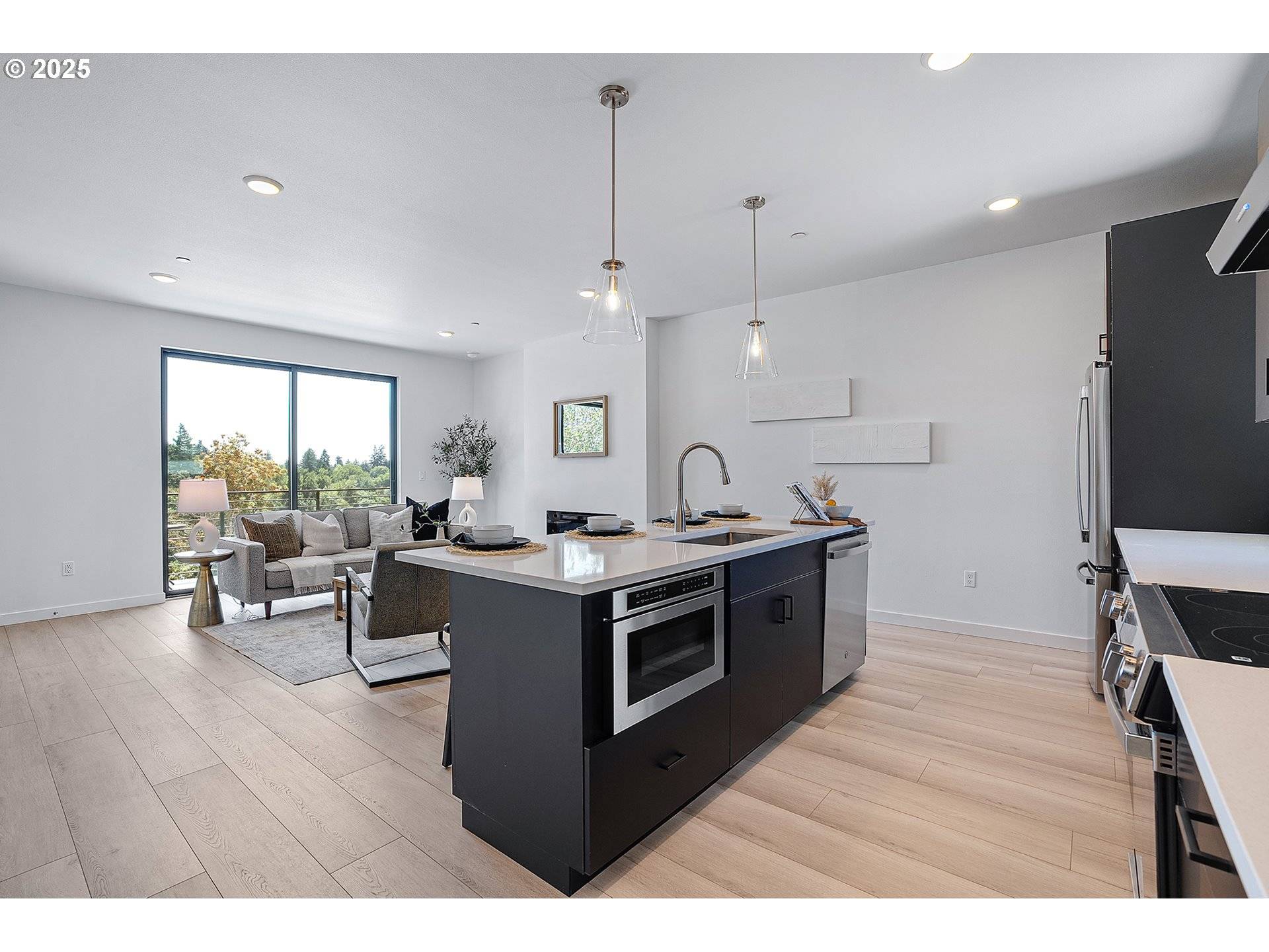 Portland, OR 97239,7308 SW 13th DR