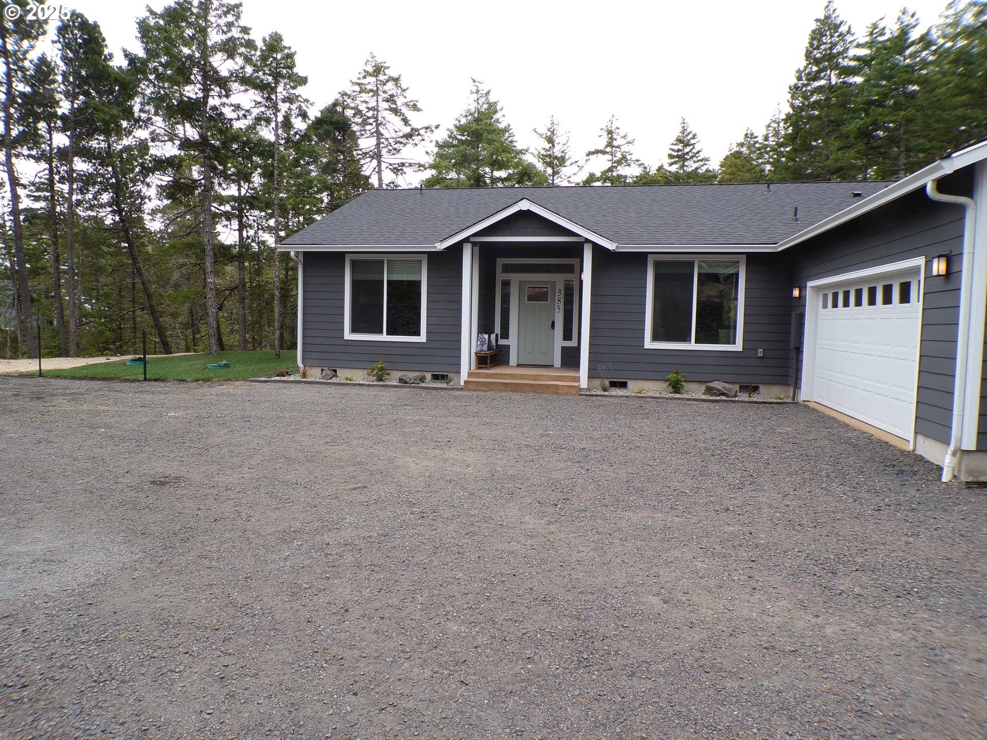 North Bend, OR 97459,385 PACIFIC DUNES DR
