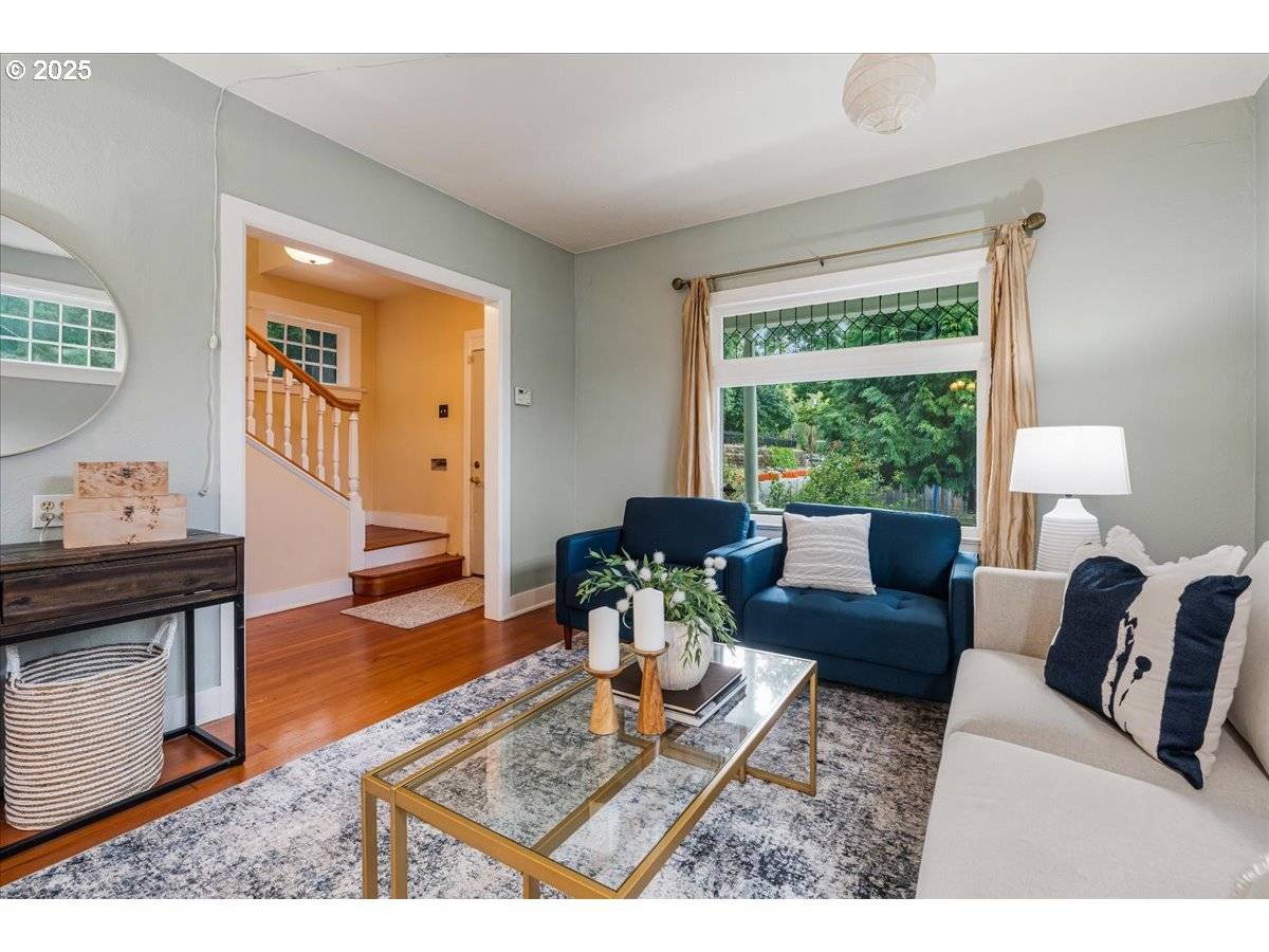 Portland, OR 97214,801 SE 25TH AVE