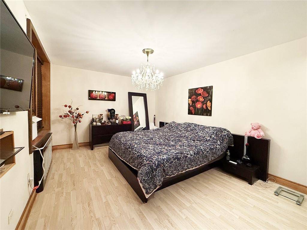 Brooklyn, NY 11235,3655 Shore Pkwy #2J