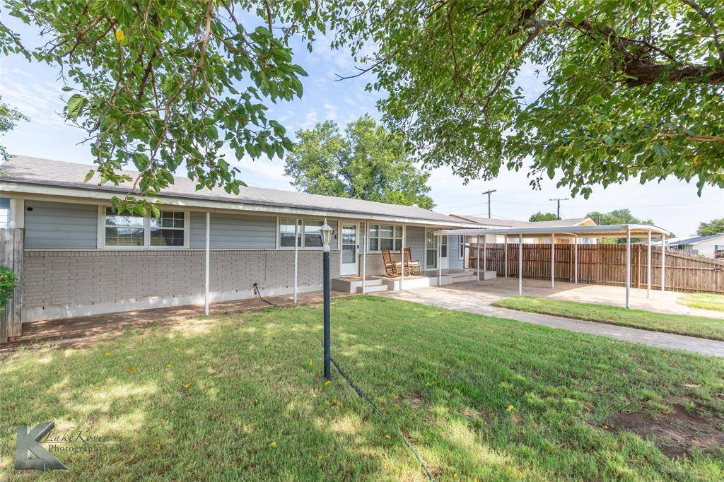 Knox City, TX 79529,704 S CENTRAL Avenue