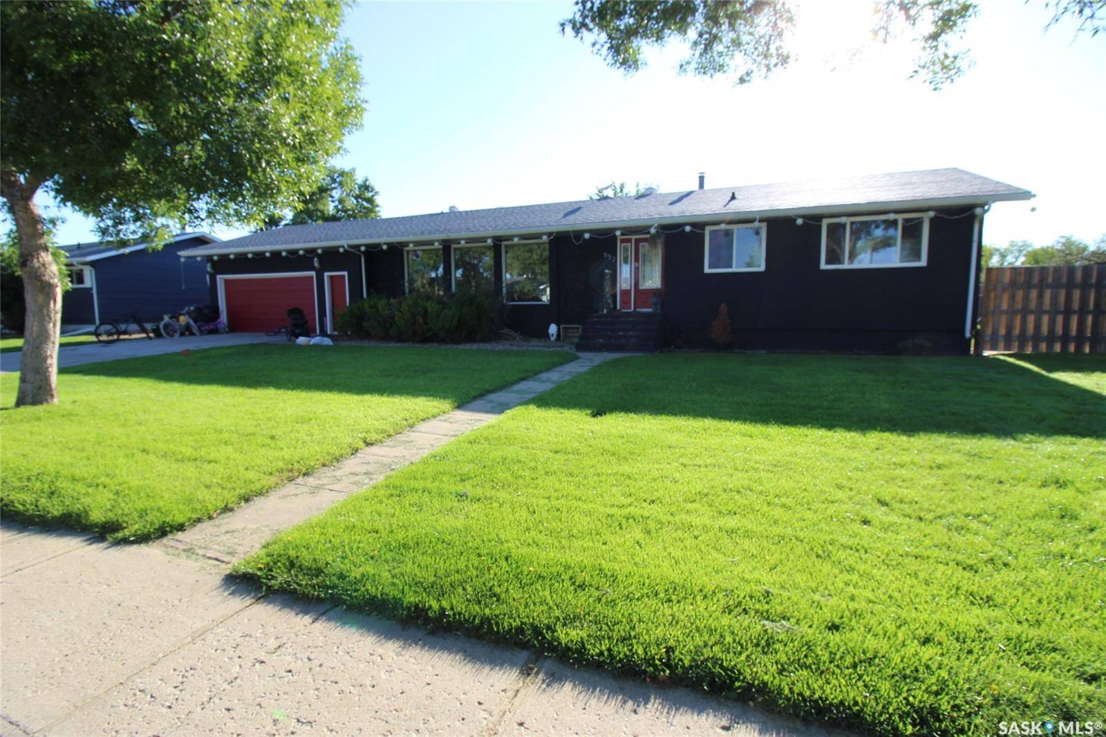 Shaunavon, SK S0N 2M0,652 9th STREET W