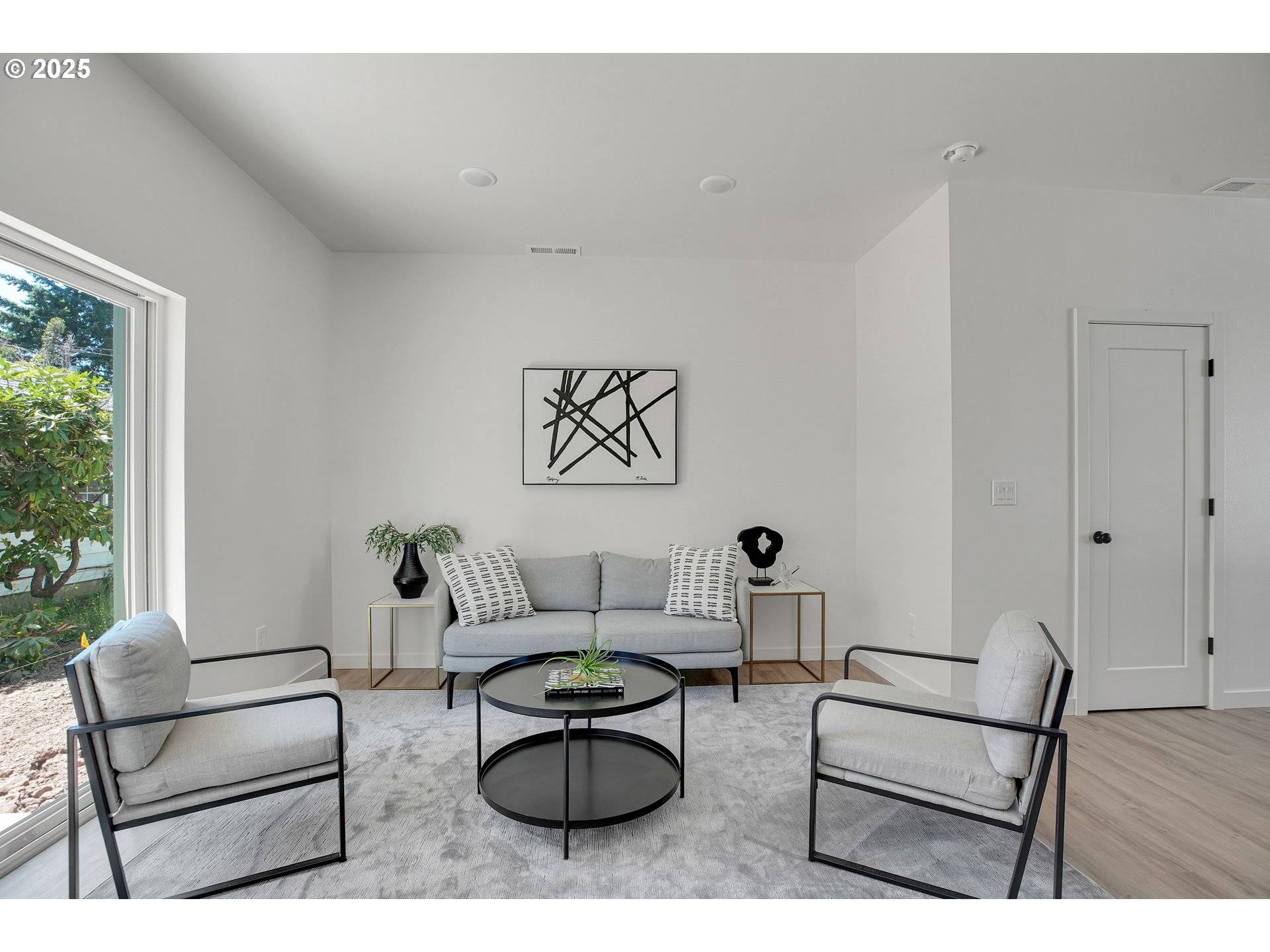 Portland, OR 97230,14870 NE Couch ST #12