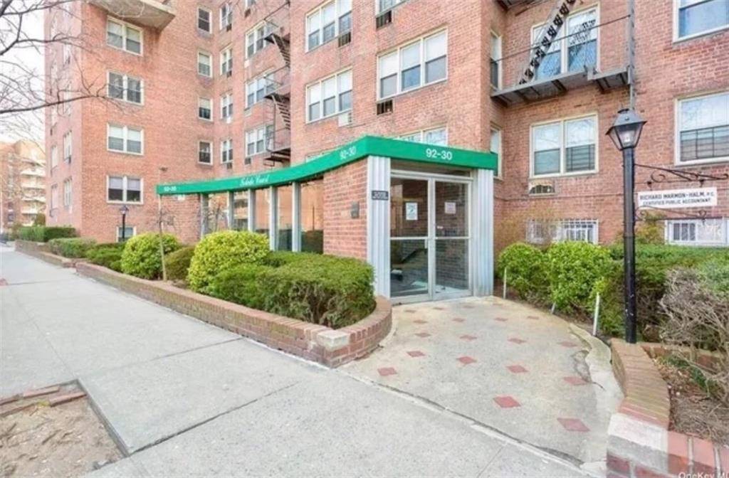 Elmhurst, NY 11373,92-30 56th AVE #6M
