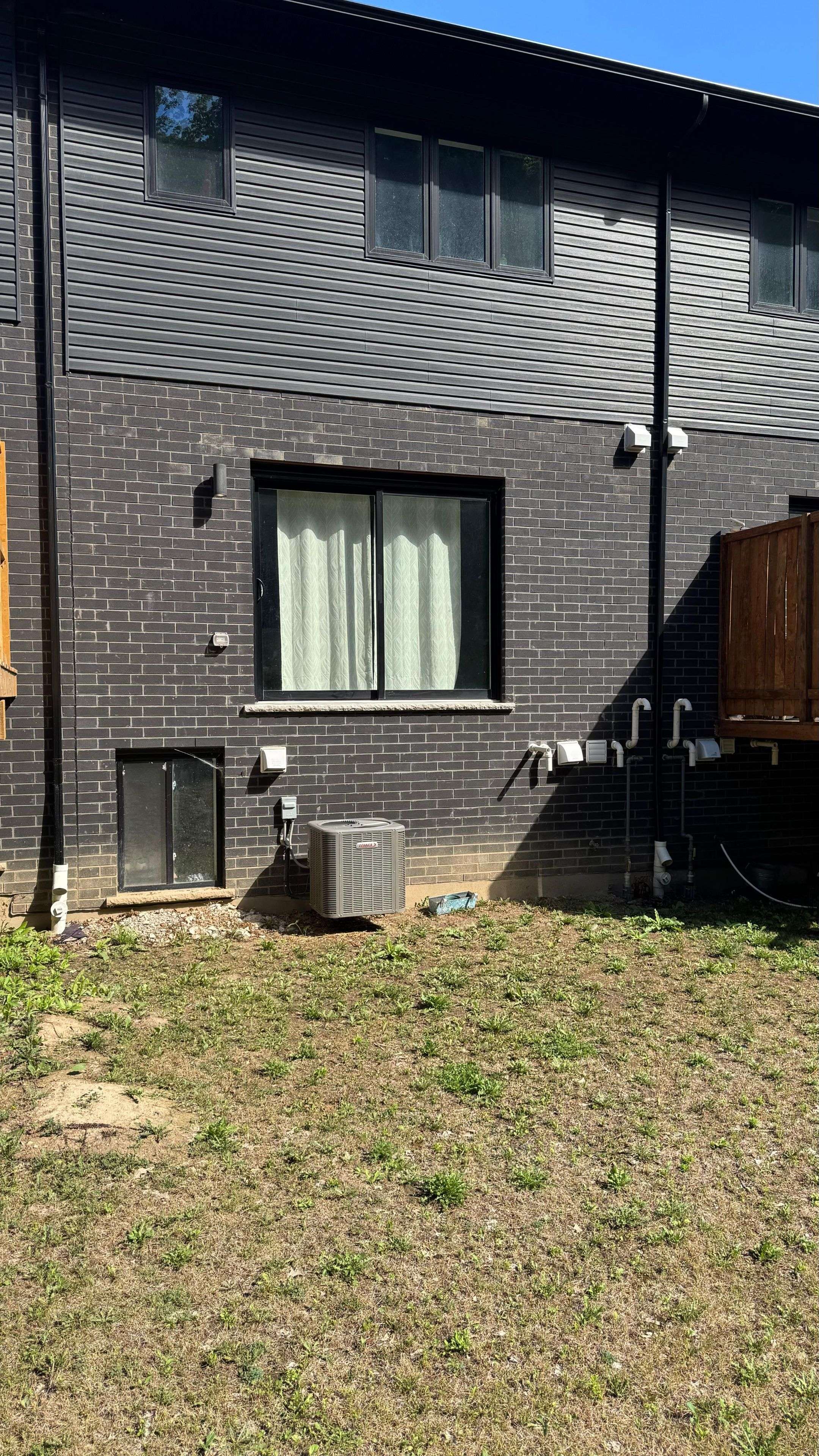 Kitchener, ON N2R 0P9,928 Robert Ferrie DR